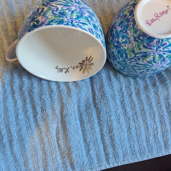 BOGO | Designer Mug | Lilly Pulitzer | Lion Around Pattern | Vibrant Blue & Gold - Picture 8 of 9